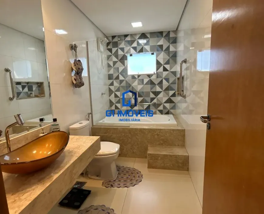 6323cde90102752241c76ca2f5c804d2