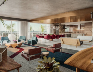 Detalhes da Área de Estar: Cadeiras Escandinavas: As cadeiras possuem um design minimalista, com formas angulares e cores suaves de azul-esverdeado. Elas parecem ser feitas de um material plástico moldado, com uma superfície lisa e fosca. As pernas são finas e discretas, feitas de metal preto. Mesa de Centro: A mesa de centro é feita de madeira clara com um acabamento natural. Sua forma é um tanto peculiar, combinando triângulos e ângulos retos. Há pequenos objetos decorativos sobre a mesa, como um vaso com flores roxas e um livro de capa dura. Poltronas Marrons: As poltronas possuem um design mais clássico, com assentos e encostos acolchoados revestidos em couro marrom. A estrutura é feita de metal cromado, com linhas retas e angulares. Pequenas mesas laterais redondas, com tampos de madeira e bases de metal, estão posicionadas ao lado das poltronas. Banco de Madeira: O banco de madeira possui um design simples e funcional, com ripas de madeira clara dispostas horizontalmente. Ele parece ser um móvel versátil, que pode ser usado como assento extra ou como apoio para objetos. Tapete: O tapete possui um padrão geométrico complexo, com linhas e formas em tons de azul, vermelho e cinza. As cores são vibrantes, mas não excessivamente chamativas. A textura do tapete parece ser macia e confortável. Planta: A planta é uma espécie de bromélia, com folhas grandes e exuberantes em tons de verde e marrom. Ela está plantada em um vaso de cerâmica branca, que contrasta com as cores vibrantes das folhas. Detalhes da Cozinha/Jantar: Armários da Cozinha: Os armários da cozinha são feitos de madeira clara com um acabamento fosco. As portas dos armários são lisas e sem puxadores, com um sistema de abertura por toque. Há prateleiras abertas com objetos decorativos e utensílios de cozinha. Bancada: A bancada é feita de uma pedra clara com veios sutis em tons de cinza e bege. Há uma pia embutida e uma torneira de metal cromado. Banquetas de bar com assentos de madeira e estruturas de metal estão posicionadas ao redor da bancada. Eletrodomésticos: A cozinha possui eletrodomésticos modernos e integrados, como um fogão de indução, um forno embutido e uma geladeira de aço inoxidável. A coifa preta acima do fogão possui um design elegante e discreto. Mesa de Jantar: A mesa de jantar é longa e retangular, com um tampo de madeira clara e pernas finas de metal preto. As cadeiras são revestidas em veludo vermelho, com um design moderno e elegante. Lustre: O lustre possui múltiplos braços e luzes, criando um efeito luminoso e dramático. Ele parece ser feito de metal cromado e vidro, com um design inspirado na natureza. Outros Detalhes: Janelas: As janelas são grandes e panorâmicas, oferecendo uma vista deslumbrante da cidade. A luz natural que entra pelas janelas ilumina todo o espaço, criando uma atmosfera agradável e convidativa. Cortinas: As cortinas brancas translúcidas ajudam a filtrar a luz e a criar uma sensação de privacidade. Elas são leves e fluidas, adicionando um toque de elegância ao espaço. Teto: O teto possui uma textura interessante, com um padrão sutil em tons de bege e marrom. A faixa dourada que corre ao longo do teto adiciona um toque de luxo e sofisticação. Piso: O piso de pedra clara reflete a luz e cria uma sensação de amplitude. Ele é fácil de limpar e manter, e combina bem com os outros materiais e cores do espaço. Paredes: Os painéis de madeira clara nas paredes adicionam textura e calor ao espaço. Eles também ajudam a isolar o som, criando um ambiente mais tranquilo e relaxante.