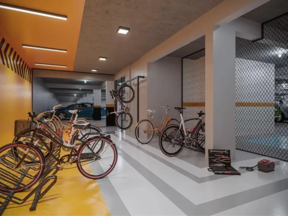 Bicicletário moderno e seguro no condomínio Now Praça C8, Setor Sudoeste.