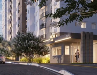 Fachada imponente e iluminada do Now laguna