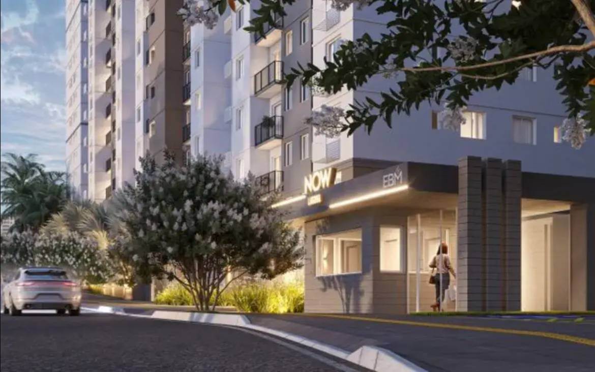 Fachada imponente e iluminada do Now laguna