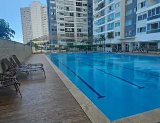Piscina com raia para natação na área de lazer do Terra Mundi Parque Cascavel.