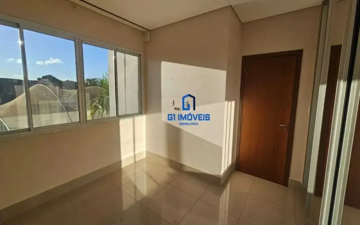 Terceiro quarto configurado como escritório home office no Terra Mundi.