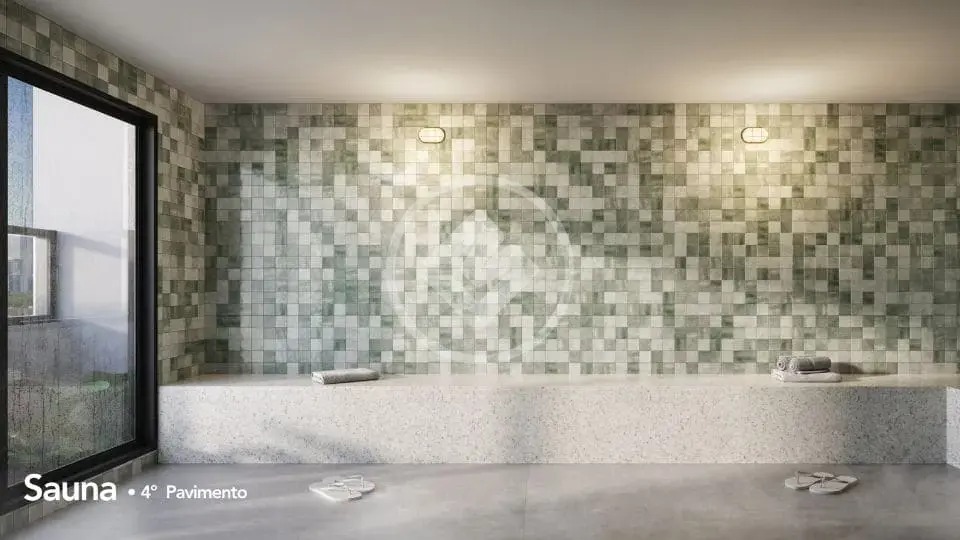 Sauna úmida com revestimento em pastilhas verdes e banco de mármore no Hello Viver Universitário.