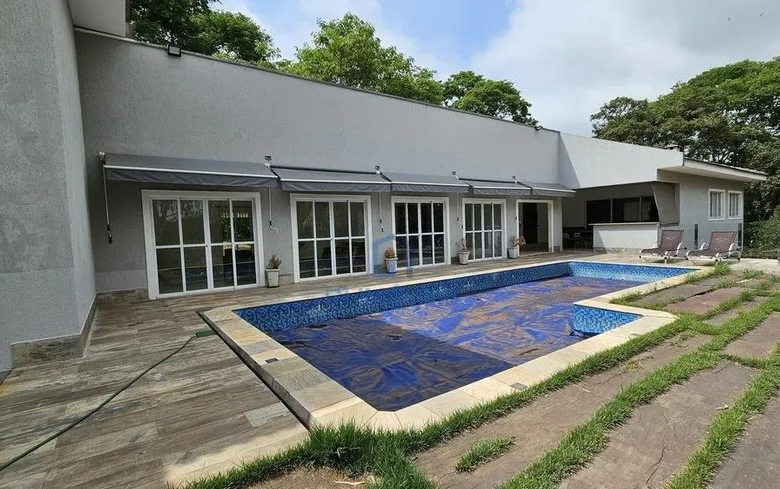 Casa de Condomínio com 4 Quartos no Residencial Aldeia do Vale em Goiânia, alto padrão.