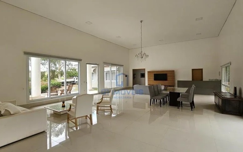 Detalhes de acabamento premium e luxo em Casa de Condomínio com 4 Quartos, Goiânia.