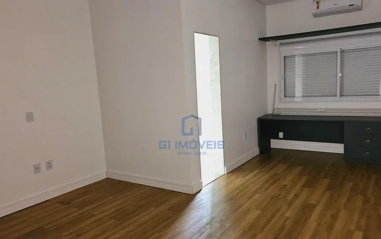 Detalhes de acabamento premium e luxo em Casa de Condomínio com 4 Quartos, Goiânia.