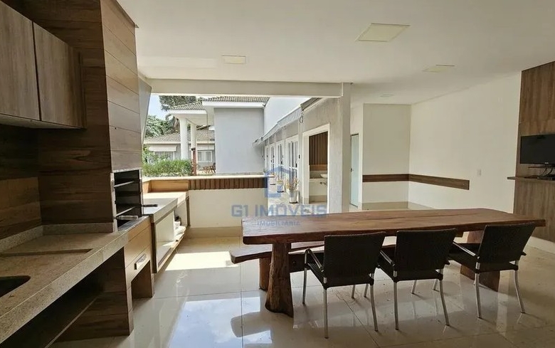 Detalhes de acabamento premium e luxo em Casa de Condomínio com 4 Quartos, Goiânia.