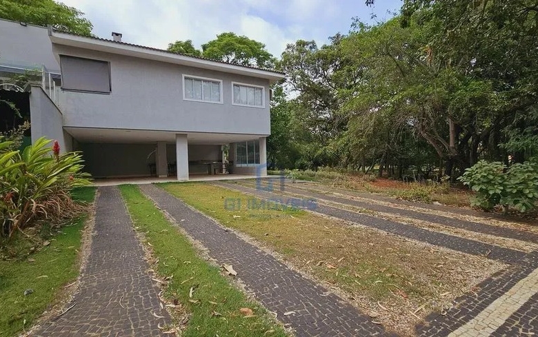 Detalhes de acabamento premium e luxo em Casa de Condomínio com 4 Quartos, Goiânia.