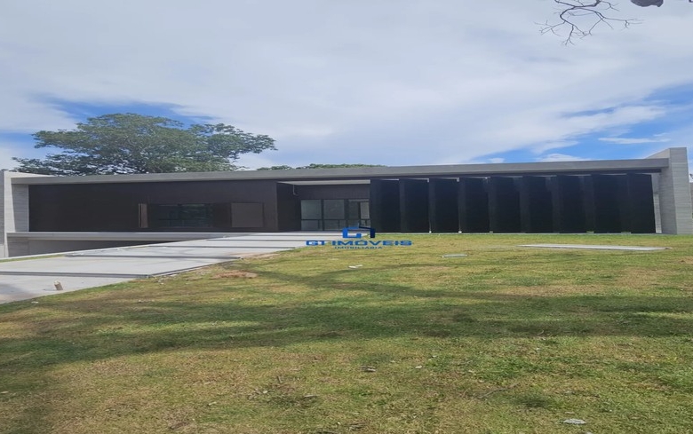 Detalhes de acabamento premium e luxo em Casa de Condomínio com 4 Quartos, Goiânia.