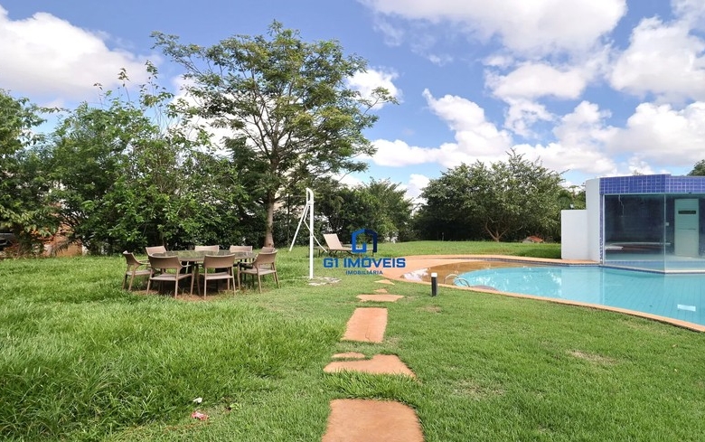 Casa de Condomínio com 4 Quartos no Residencial Aldeia do Vale em Goiânia, alto padrão.