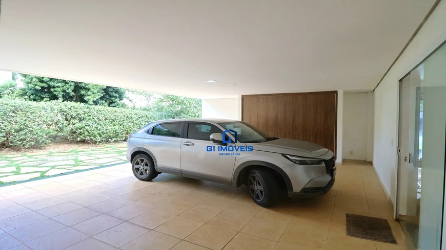 Detalhes de acabamento premium e luxo em Casa de Condomínio com 4 Quartos, Goiânia.
