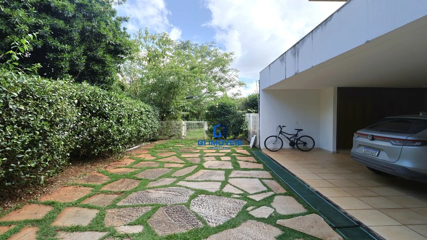 Detalhes de acabamento premium e luxo em Casa de Condomínio com 4 Quartos, Goiânia.