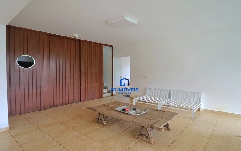 Detalhes de acabamento premium e luxo em Casa de Condomínio com 4 Quartos, Goiânia.