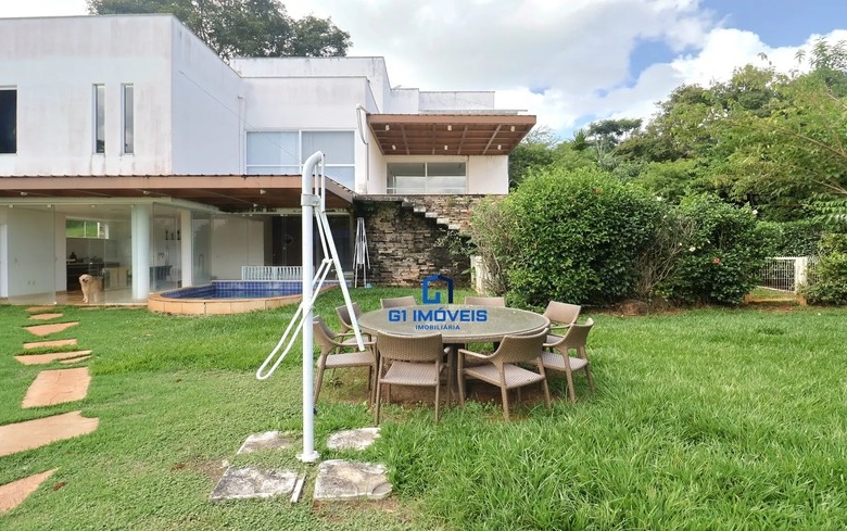 Detalhes de acabamento premium e luxo em Casa de Condomínio com 4 Quartos, Goiânia.