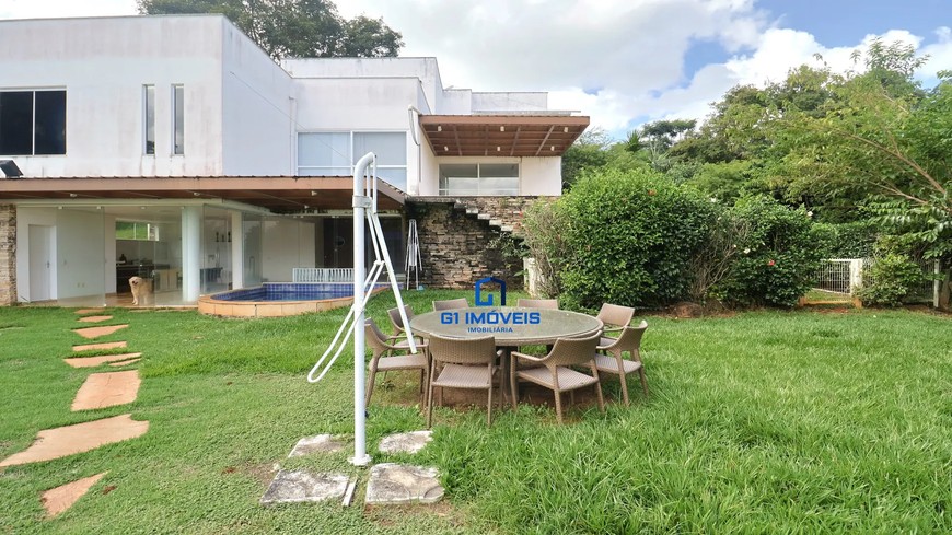 Detalhes de acabamento premium e luxo em Casa de Condomínio com 4 Quartos, Goiânia.