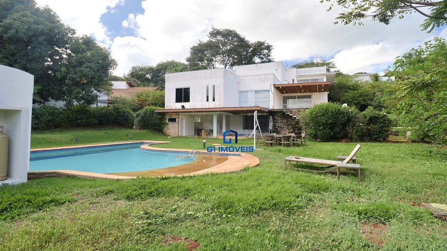 Detalhes de acabamento premium e luxo em Casa de Condomínio com 4 Quartos, Goiânia.