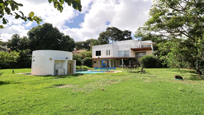 Detalhes de acabamento premium e luxo em Casa de Condomínio com 4 Quartos, Goiânia.