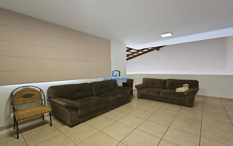 Detalhes de acabamento premium e luxo em Casa de Condomínio com 5 Quartos, Goiânia.