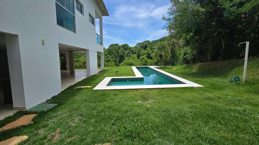 Casa de Condomínio com 5 Quartos no Residencial Aldeia do Vale em Goiânia, alto padrão.