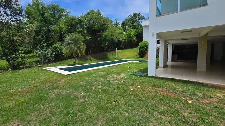 Casa de Condomínio com 5 Quartos no Residencial Aldeia do Vale em Goiânia, alto padrão.