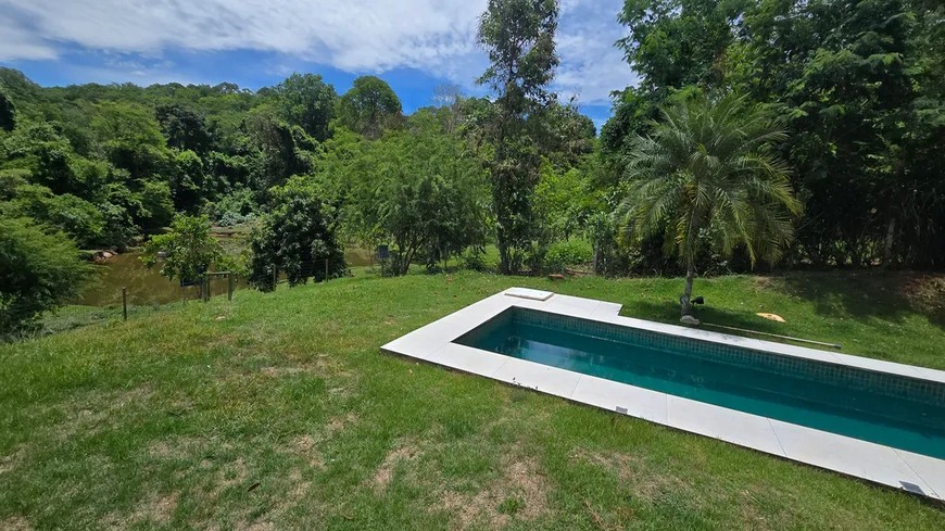 Casa de Condomínio com 5 Quartos no Residencial Aldeia do Vale em Goiânia, alto padrão.