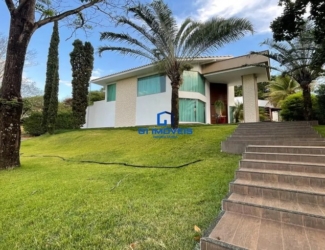 Casa de Condomínio com 5 Quartos no Residencial Aldeia do Vale em Goiânia, alto padrão.