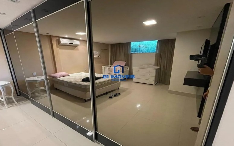 Casa de Condomínio com 5 Quartos no Residencial Aldeia do Vale em Goiânia, alto padrão.