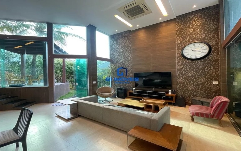 Detalhes de acabamento premium e luxo em Casa de Condomínio com 5 Quartos, Goiânia.
