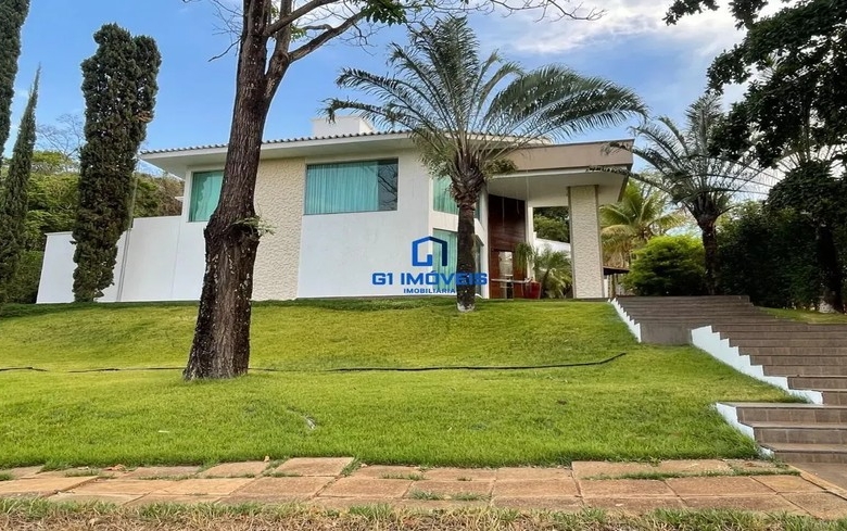 Detalhes de acabamento premium e luxo em Casa de Condomínio com 5 Quartos, Goiânia.