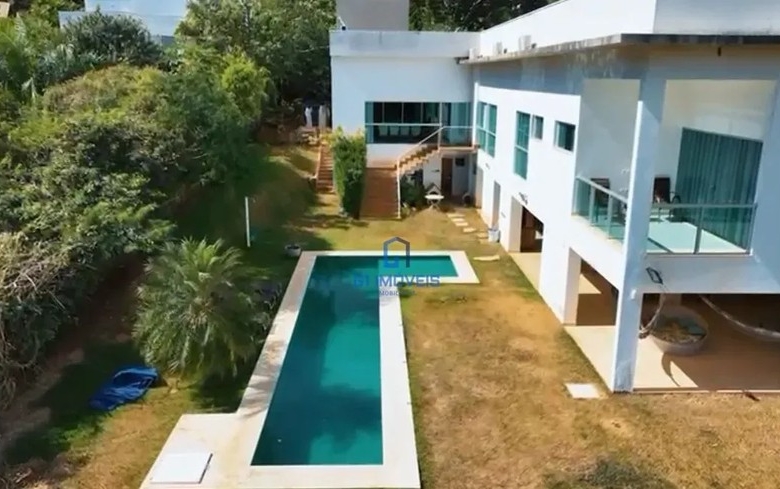 Casa de Condomínio com 6 Quartos no Residencial Aldeia do Vale em Goiânia, alto padrão.