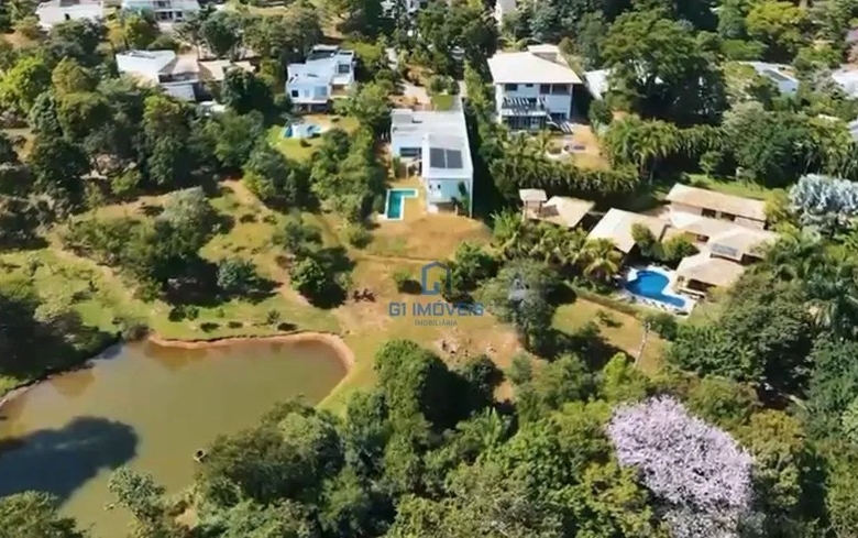 Casa de Condomínio com 6 Quartos no Residencial Aldeia do Vale em Goiânia, alto padrão.
