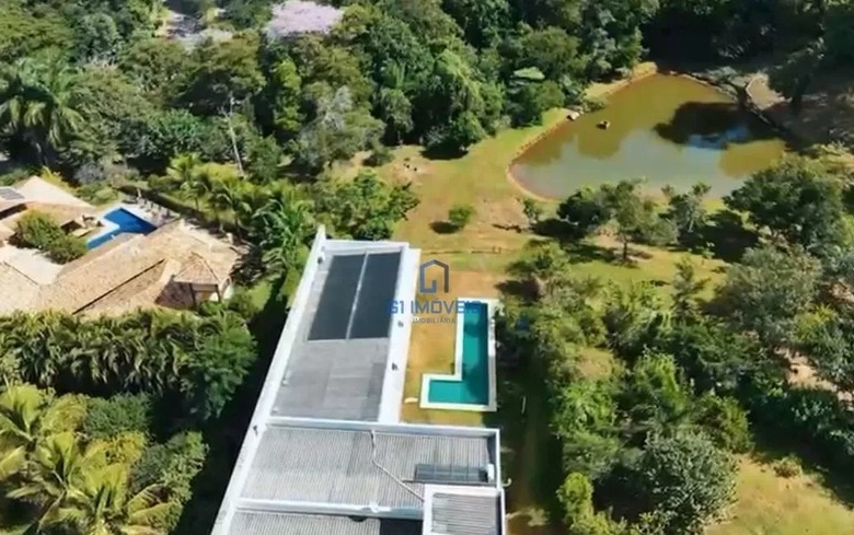 Casa de Condomínio com 6 Quartos no Residencial Aldeia do Vale em Goiânia, alto padrão.