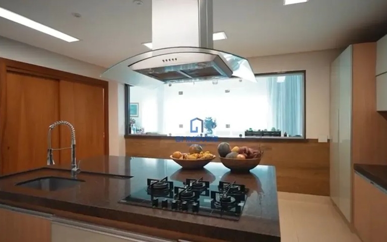Detalhes de acabamento premium e luxo em Casa de Condomínio com 6 Quartos, Goiânia.