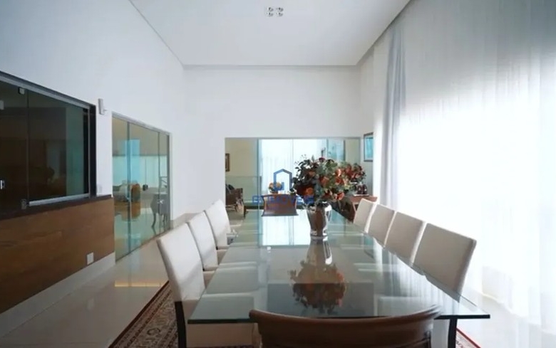Detalhes de acabamento premium e luxo em Casa de Condomínio com 6 Quartos, Goiânia.