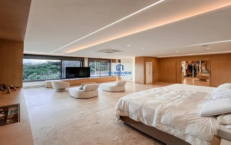 Detalhes de acabamento premium e luxo em Casa de Condomínio com 6 Quartos, Goiânia.