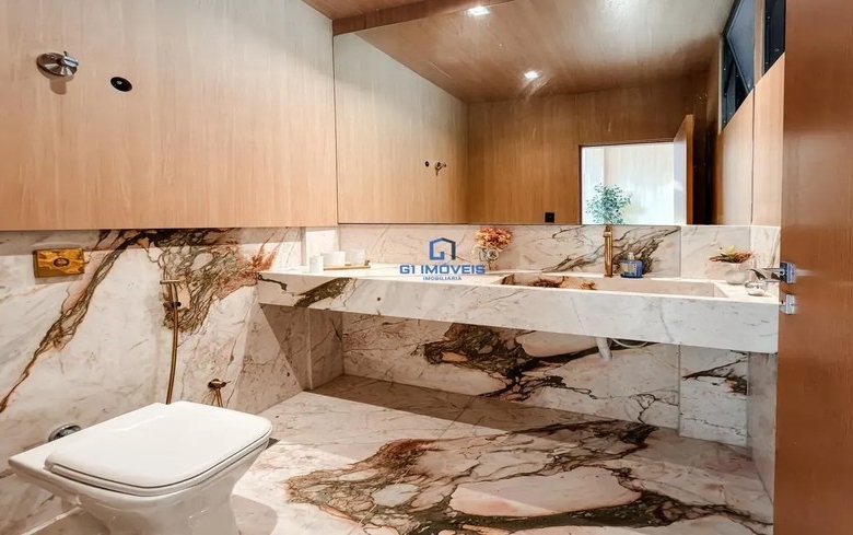 Detalhes de acabamento premium e luxo em Casa de Condomínio com 6 Quartos, Goiânia.
