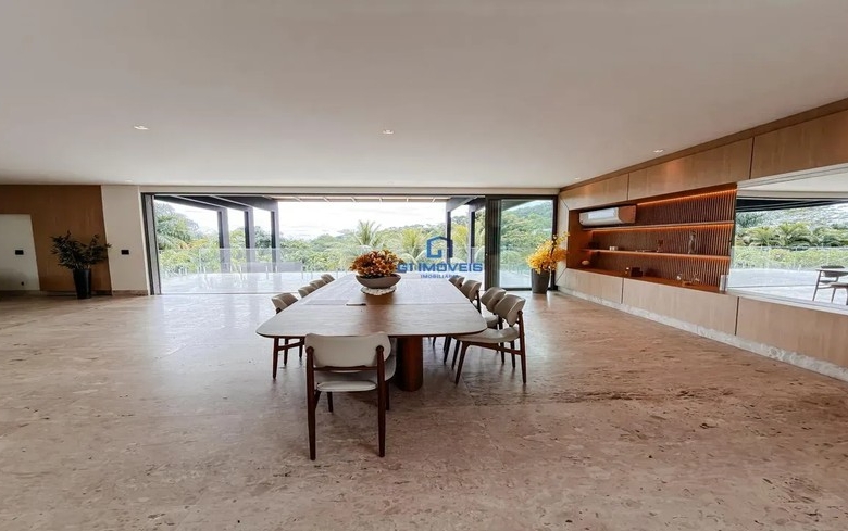 Detalhes de acabamento premium e luxo em Casa de Condomínio com 6 Quartos, Goiânia.
