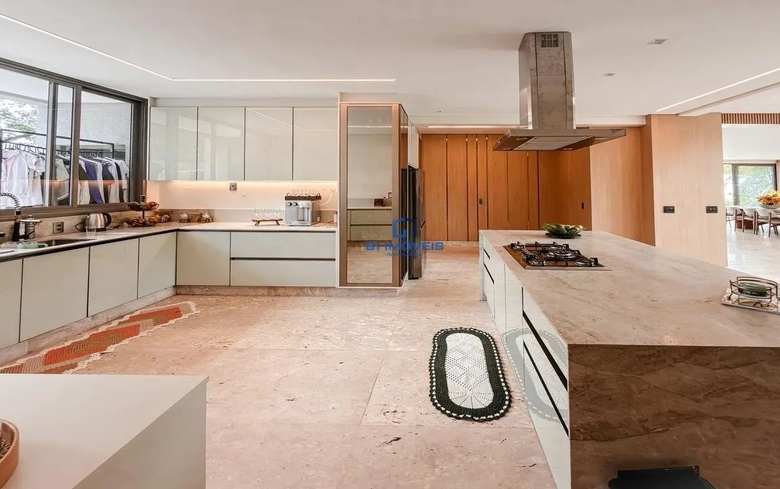 Detalhes de acabamento premium e luxo em Casa de Condomínio com 6 Quartos, Goiânia.