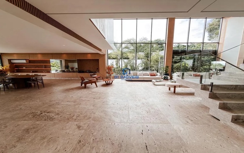 Detalhes de acabamento premium e luxo em Casa de Condomínio com 6 Quartos, Goiânia.