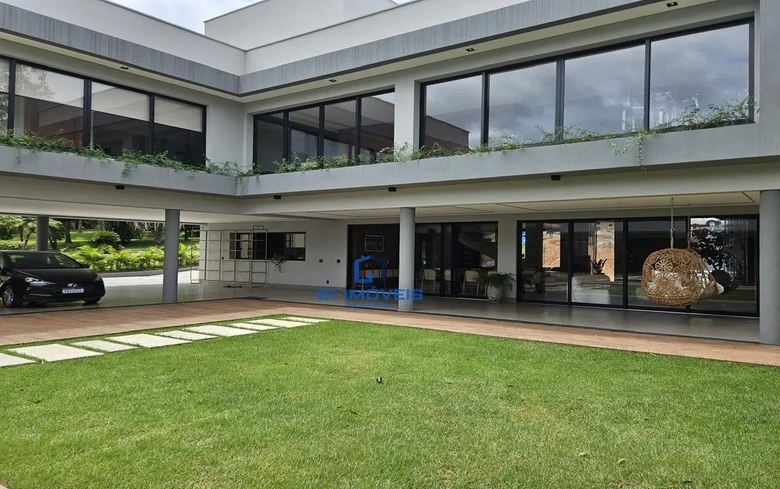 Casa de Condomínio com 7 Quartos no Residencial Aldeia do Vale em Goiânia, alto padrão.