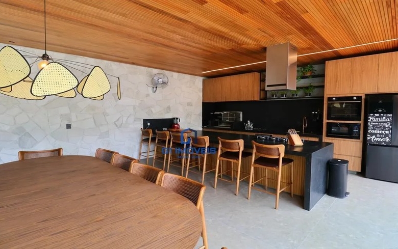 Detalhes de acabamento premium e luxo em Casa de Condomínio com 7 Quartos, Goiânia.
