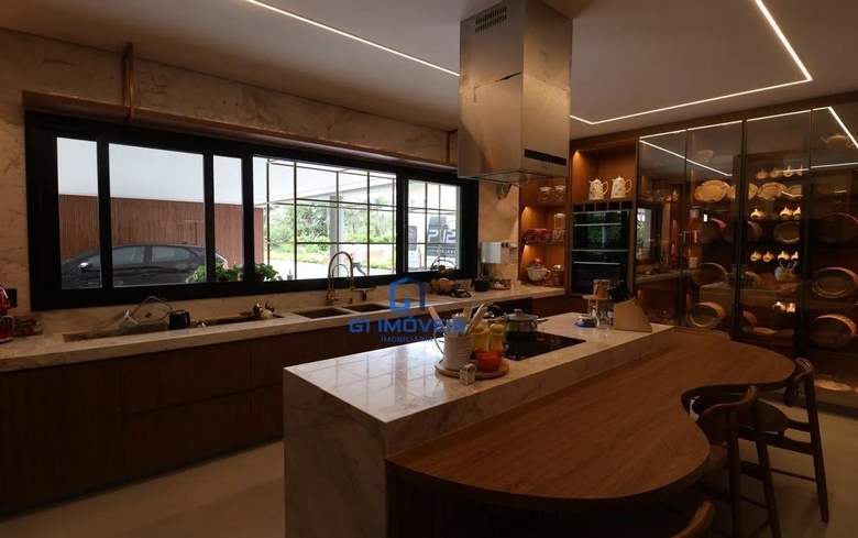 Detalhes de acabamento premium e luxo em Casa de Condomínio com 7 Quartos, Goiânia.