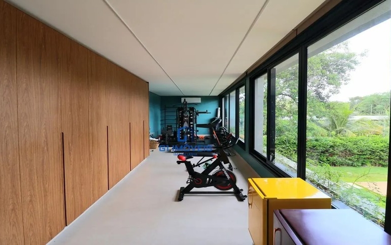 Detalhes de acabamento premium e luxo em Casa de Condomínio com 7 Quartos, Goiânia.