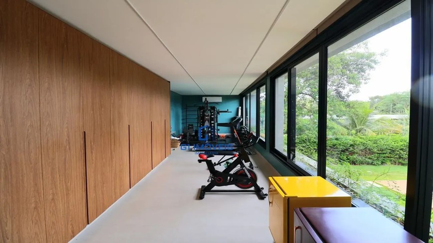 Detalhes de acabamento premium e luxo em Casa de Condomínio com 7 Quartos, Goiânia.