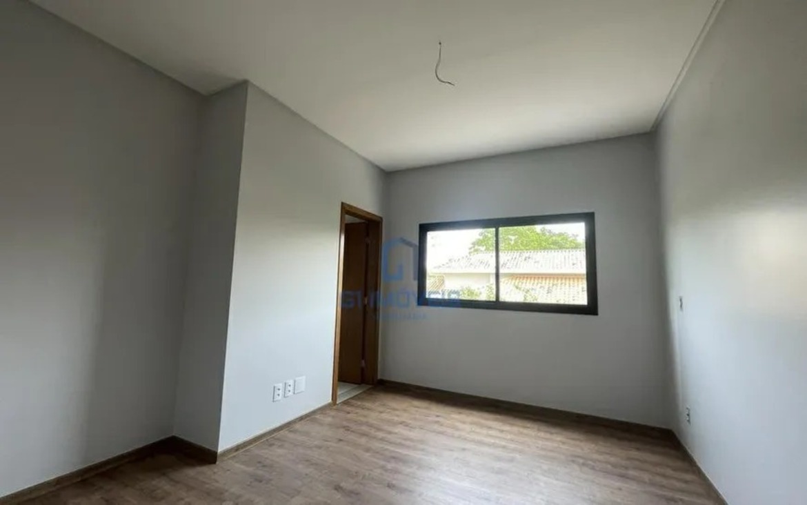 Quarto de solteiro com excelente ventilação natural e vista para a área verde do loteamento.