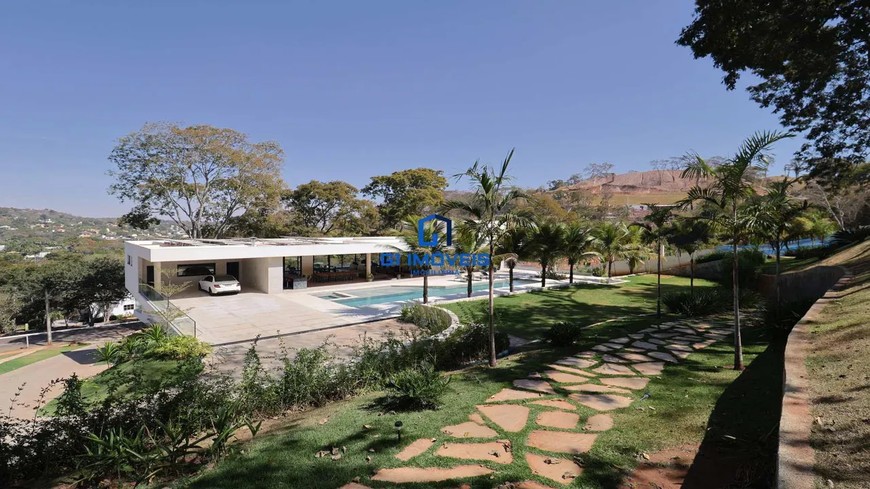 Detalhes de acabamento premium e luxo em Casa de Condomínio com 6 Quartos, Goiânia.