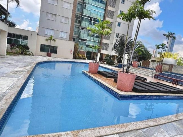 Piscina no Easy Life Parque Vaca Brava