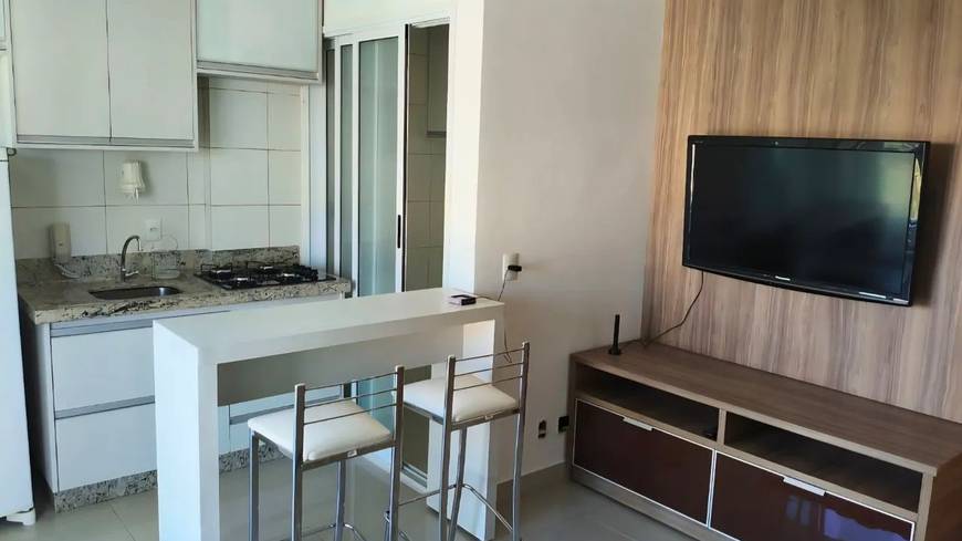 Sala de estar com televisão