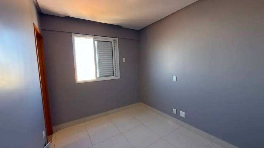 Sala de estar com janelas